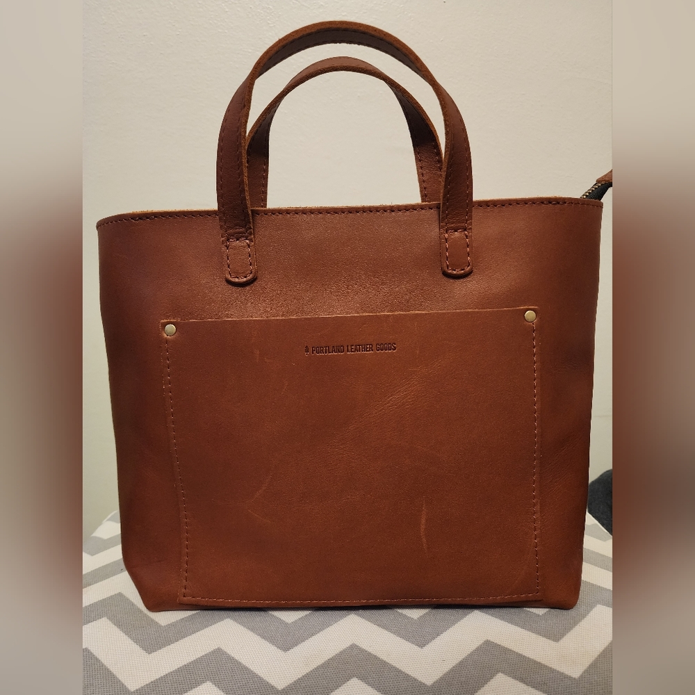 Portland leather medium zip honey crossbody